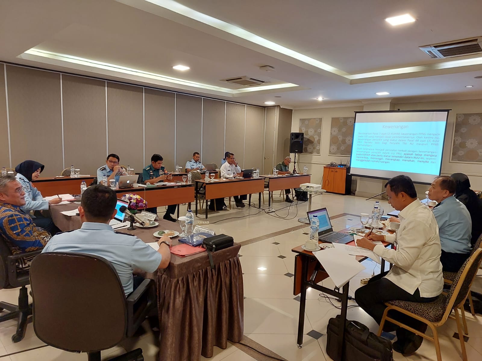 Rapat Dengar Pendapat Pakar Ahli Hukum