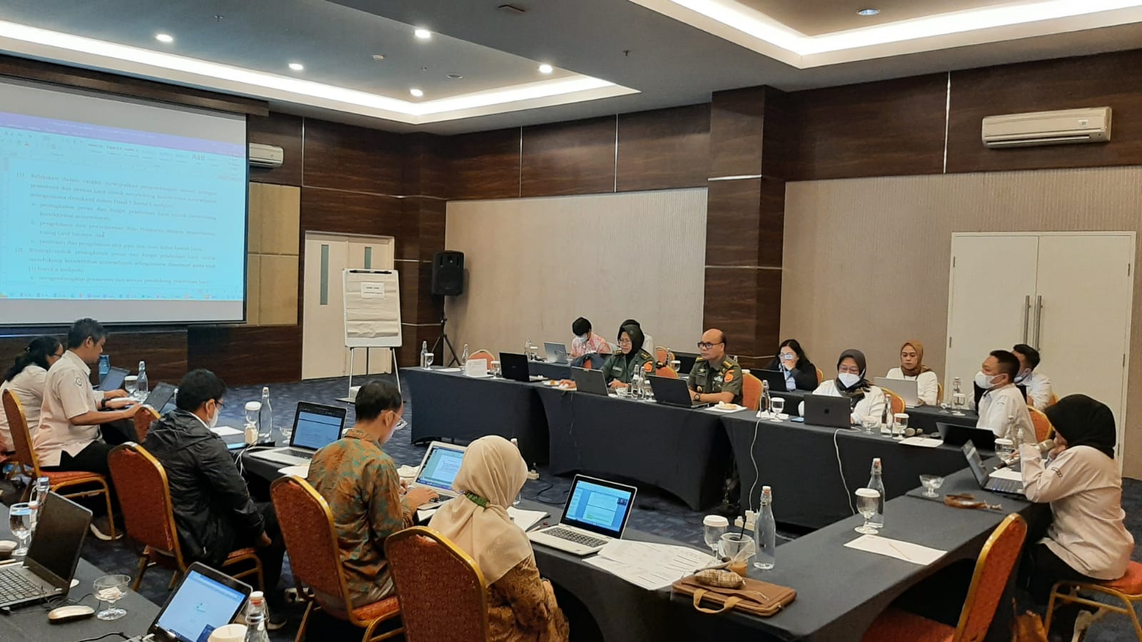 Pembahasan Panitia Antarkementerian atau Antarnonkementerian Finalisasi Rancangan Peraturan Presiden tentang Rencana Zonasi Kawasan Antarwilayah Laut Bali dan Rancangan Peraturan Preseiden tentang Rencana Zonasi Kawasan Antarwilayah Laut Banda