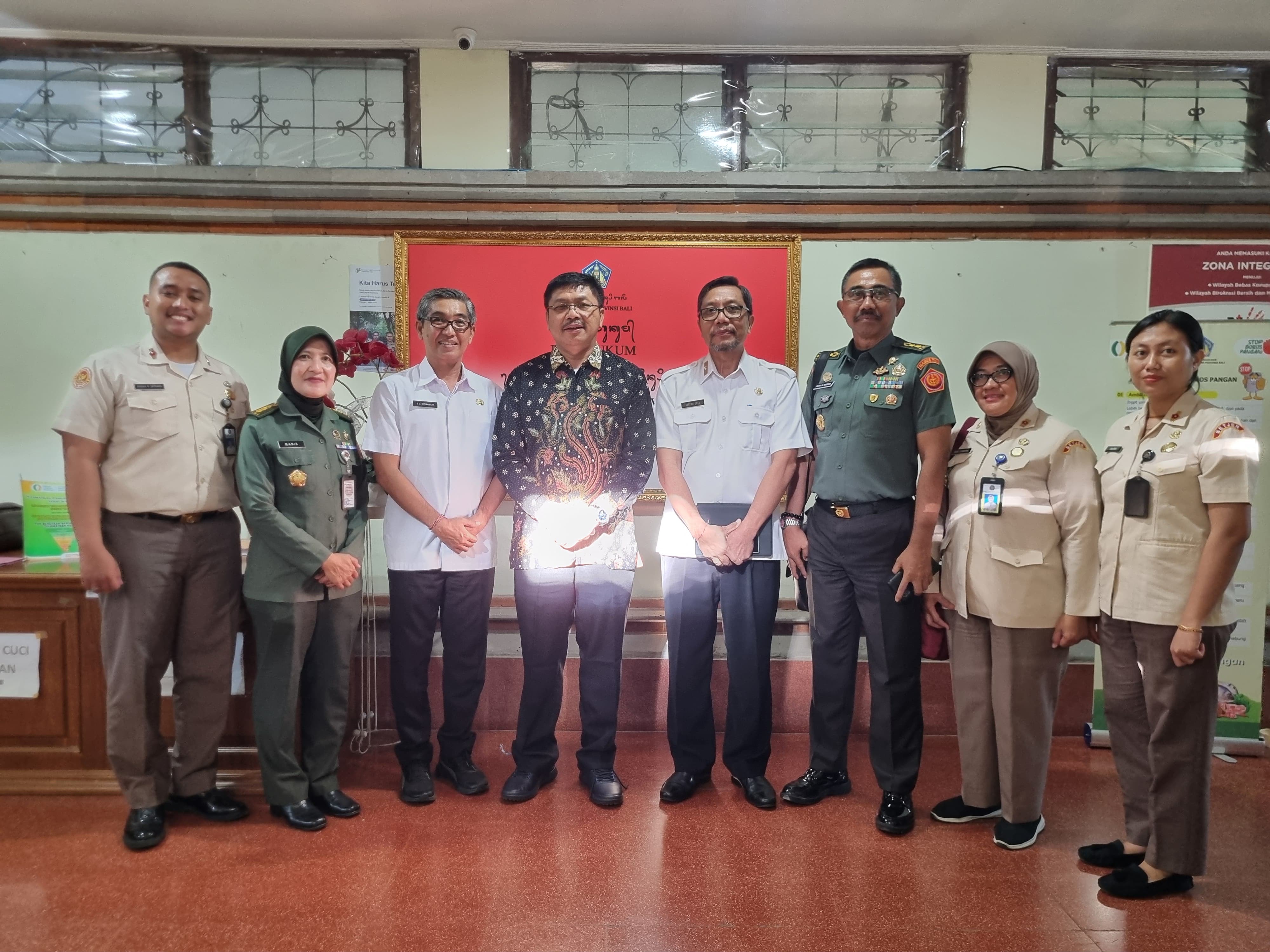 Kunjungan Kerja Kementerian Pertahanan ke Biro Hukum Setda Provinsi Bali Terkait Pengelolaan JDIH